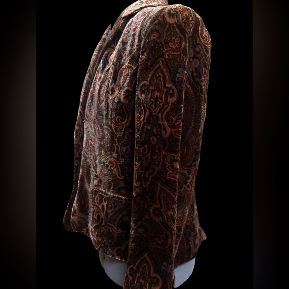 Stunning velvet Tesorojacket. side 14. made in HongKong - Picture 10 of 11